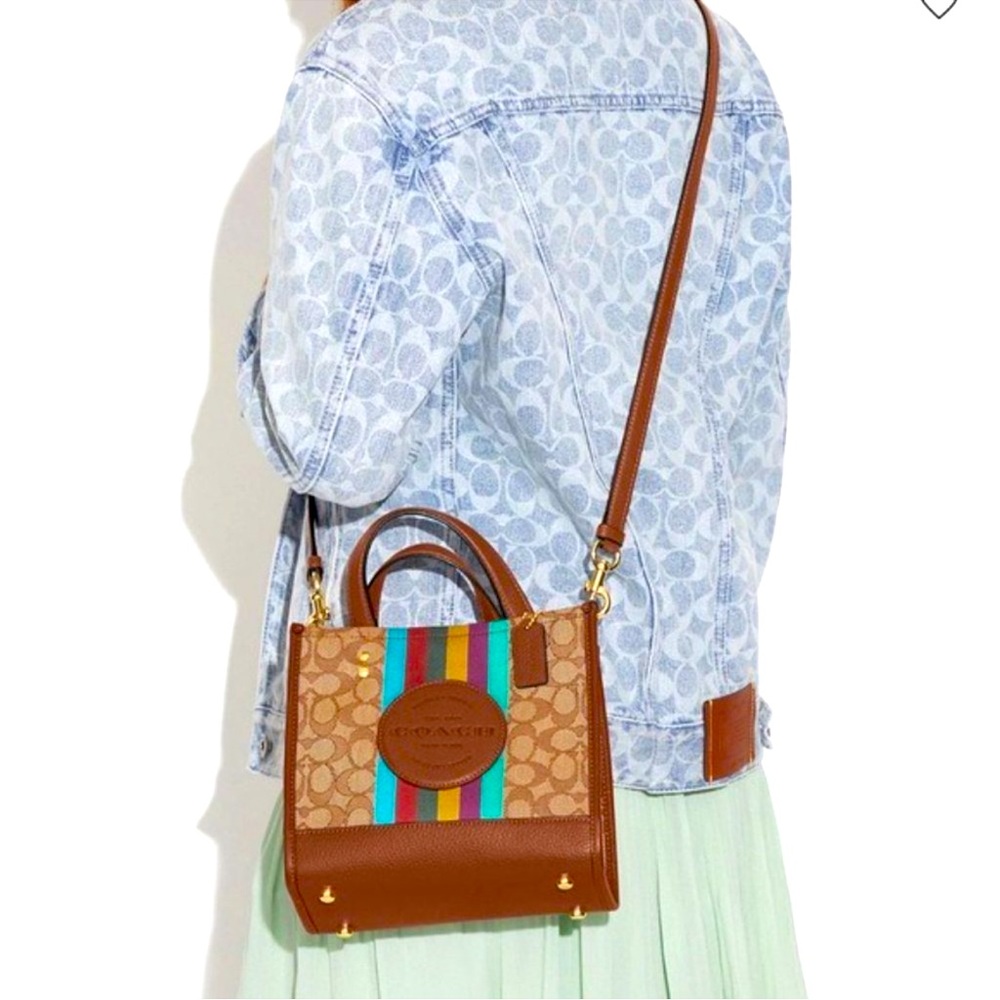Coach crossbody - Picture 2 of 16